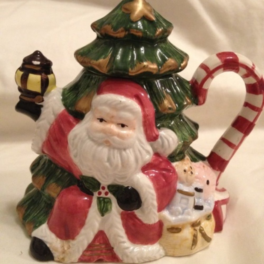 Santa Teapot Holiday Traditions Collectible